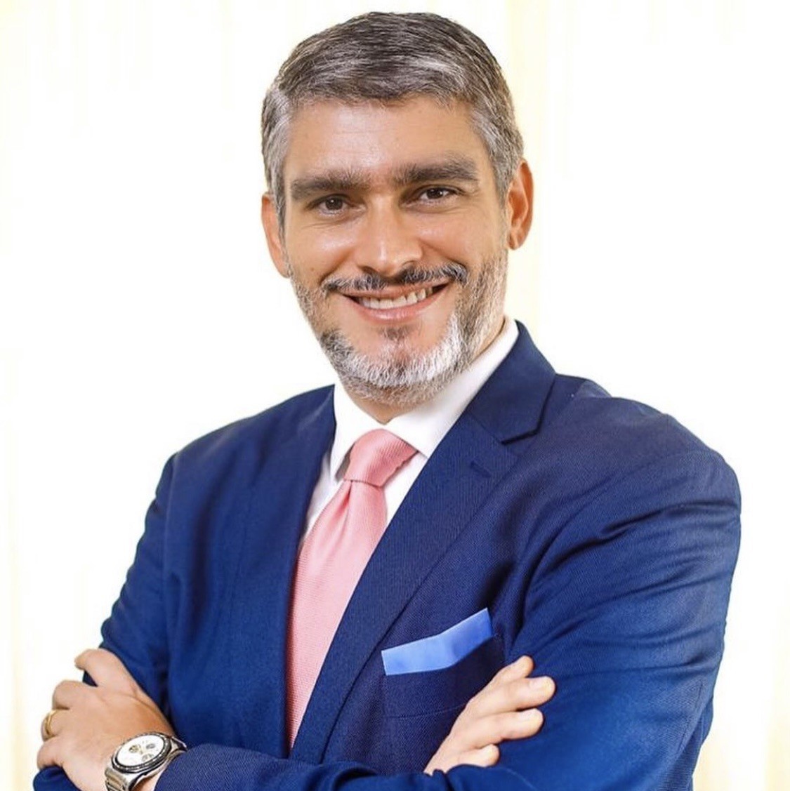 Dennis Verb. Headshot - Copy (4)